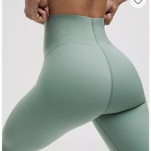 NWOT lululemon Glow Up™ Super-High-Rise Tight 25" - BARRY’s